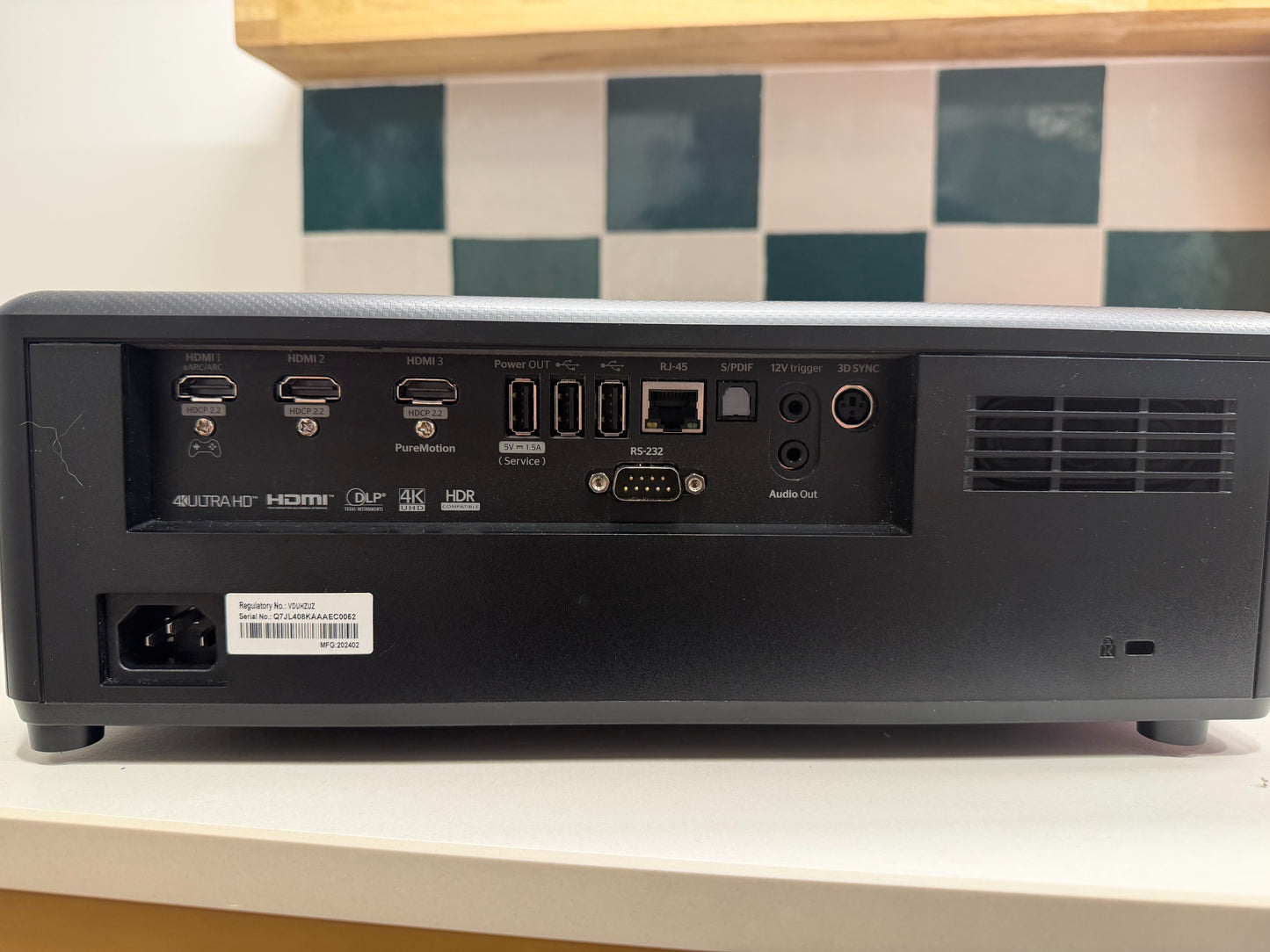 OPTOMA UHZ55