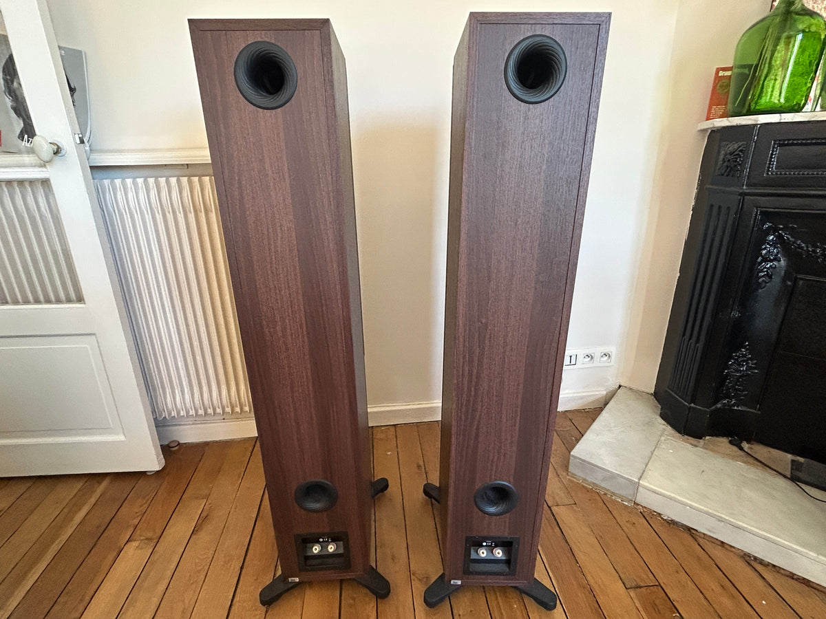 Enceintes Dynaudio Emit 50